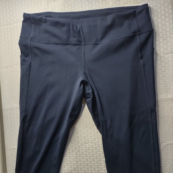 Lululemon Pace Rival Crop 22" in True Navy Full-On Luxtreme fabric. - Picture 3 of 6